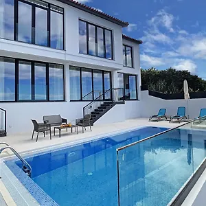  Villa The Monte White House By Lovelystay